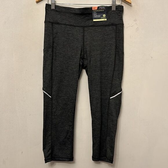 Xersion black gray mid rise high compression capri athletic pants Size M New - Picture 2 of 11